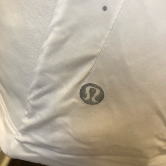 Lululemon light weight pull over Jacket - Picture 4 of 4